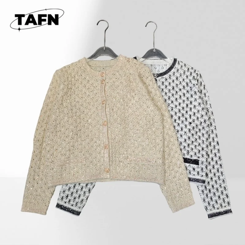 Ladies Classic Knit Cardigan Sweater Comfortable Office Fit Ladies Classic Knit Cardigan Sweater Elegant Workwear BB2101
Ladies Classic Knit Cardigan Sweater Comfortable Office Fit Ladies Classic Knit Cardigan Sweater Elegant Workwear BB2101