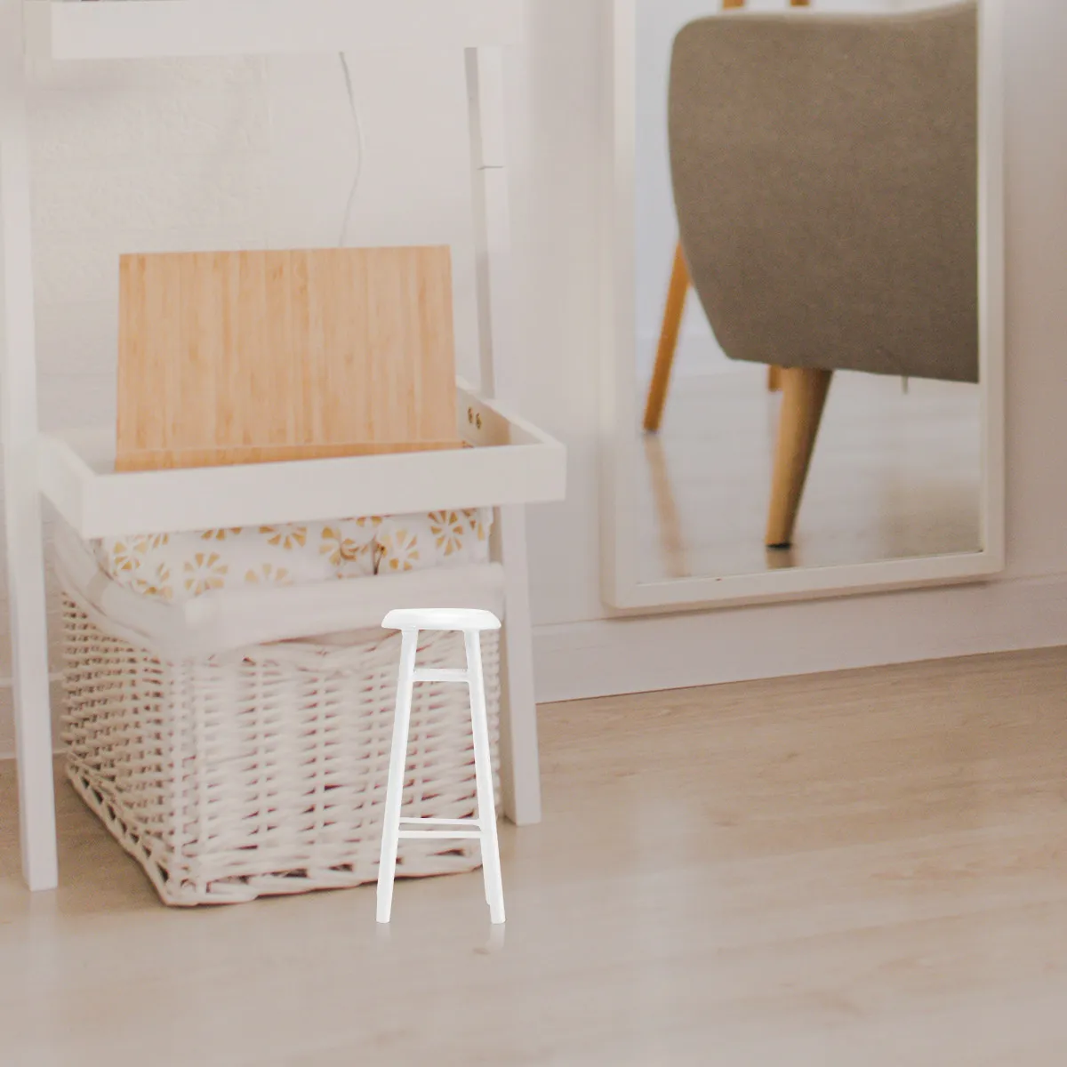 1Pcs Miniature Wooden Bar Stool for Dollhouse Decor DIY Painting Supplies Natural Solid Color Furniture Layout Prop Mini House
1Pcs Miniature Wooden Bar Stool for Dollhouse Decor DIY Painting Supplies Natural Solid Color Furniture Layout Prop Mini House