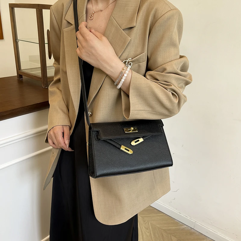 Luxury style decorative women's crossbody bag, classic women's small square bag, fashionable texture PU leather shoulder bag
Luxury style decorative women's crossbody bag, classic women's small square bag, fashionable texture PU leather shoulder bag