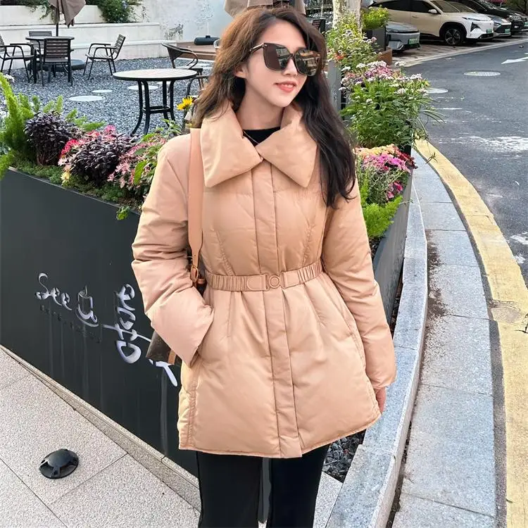 Пуховик Ele Commuter Sle с 90% белым гусиным пухом, с поясом, приталенный, с большим воротником, с вышивкой, теплая верхняя одежда
Пуховик Ele Commuter Sle с 90% белым гусиным пухом, с поясом, приталенный, с большим воротником, с вышивкой, теплая верхняя одежда