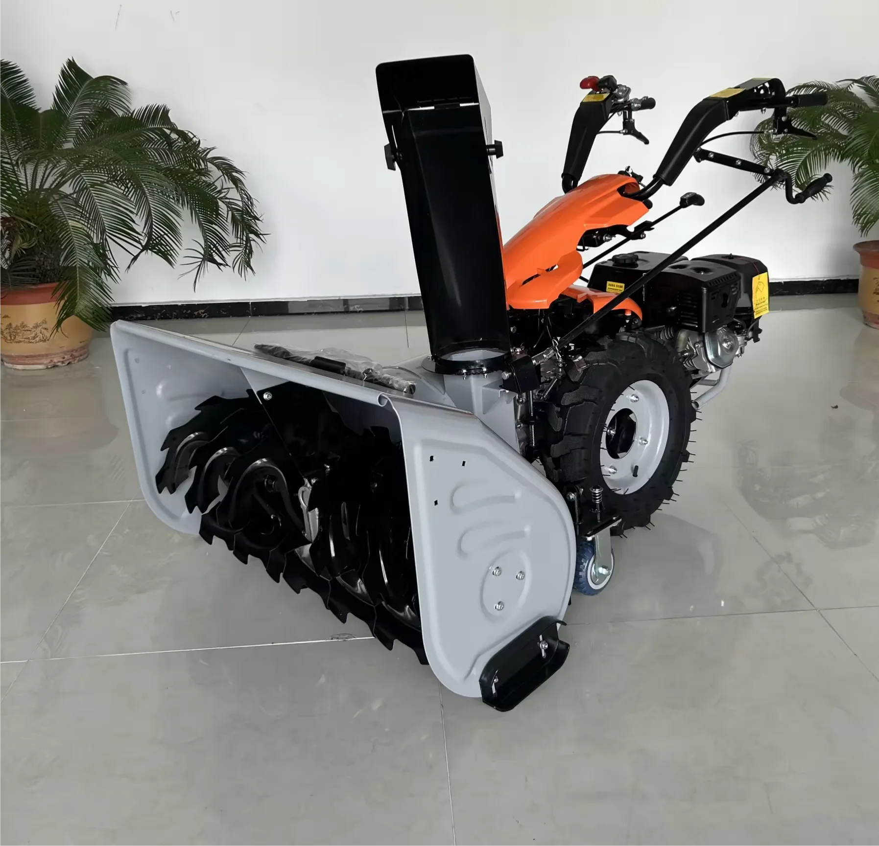 Многофункциональная небольшая машина для метания снега, машина для удаления снега
Многофункциональная небольшая машина для метания снега, машина для удаления снега