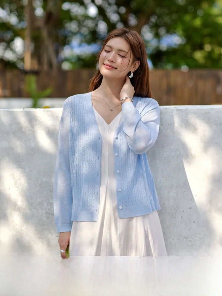 Slim Fit V-Neck Knitwear Gentle Versatile Thin Cardigan for plus Size Women Commute Style Long Sleeve Summer New Arrival
Slim Fit V-Neck Knitwear Gentle Versatile Thin Cardigan for plus Size Women Commute Style Long Sleeve Summer New Arrival