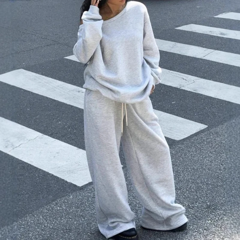 2025 Fall/Winter Casual Sporty Style Crew Neck Loose Sweatshirt Casual Pants Suit Women
2025 Fall/Winter Casual Sporty Style Crew Neck Loose Sweatshirt Casual Pants Suit Women