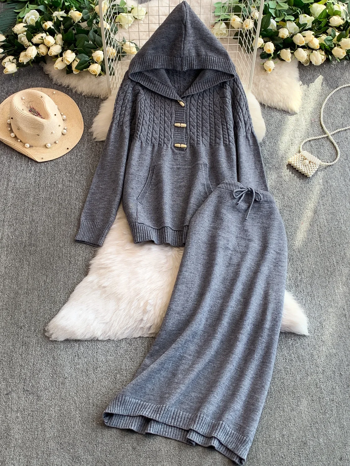 Autumn Winter Knitted Hat Sweatshirt with Button Design Slim Fit High Waist Midi Skirt Two Piece Set Fashionable plus Size Women
Autumn Winter Knitted Hat Sweatshirt with Button Design Slim Fit High Waist Midi Skirt Two Piece Set Fashionable plus Size Women