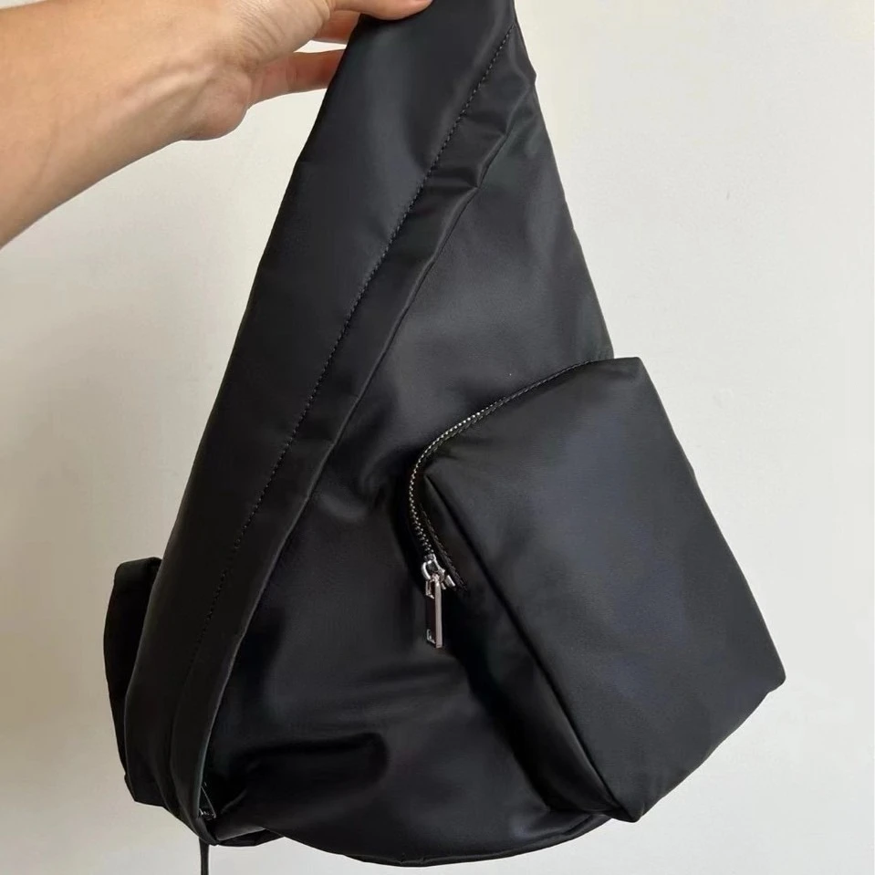 2026 new waterproof nylon suture backpack triangle shoulder bag leisure travel outdoor mountaineering bag
2026 new waterproof nylon suture backpack triangle shoulder bag leisure travel outdoor mountaineering bag