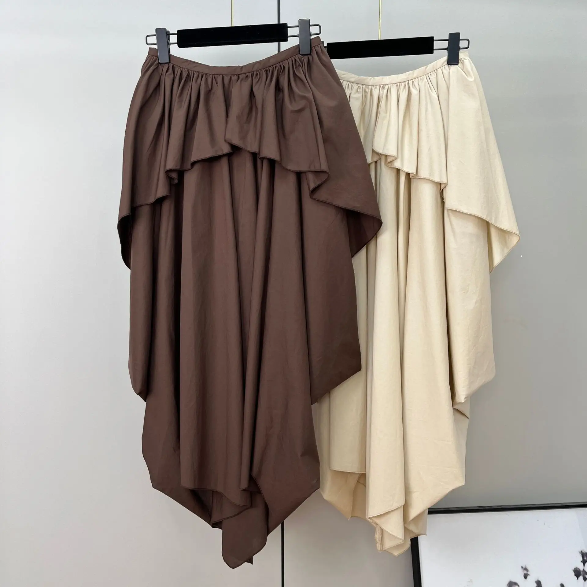 Irregular Hem Maxi Skirt American Style Versatile Elastic Waist Layered Pleated Long Half Skirt Women's Casual Wear
Irregular Hem Maxi Skirt American Style Versatile Elastic Waist Layered Pleated Long Half Skirt Women's Casual Wear