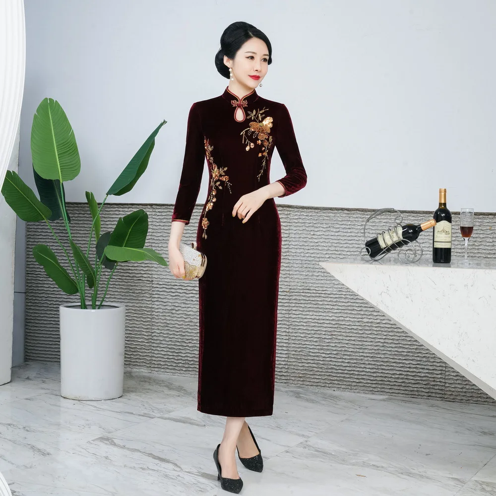 Large Size 6XL Chinese Qipao Autumn Winter Women Velvet Cheongsam Sexy Slim Mandarin Collar Dress Sequins Beads Flowers Vestidos
Large Size 6XL Chinese Qipao Autumn Winter Women Velvet Cheongsam Sexy Slim Mandarin Collar Dress Sequins Beads Flowers Vestidos