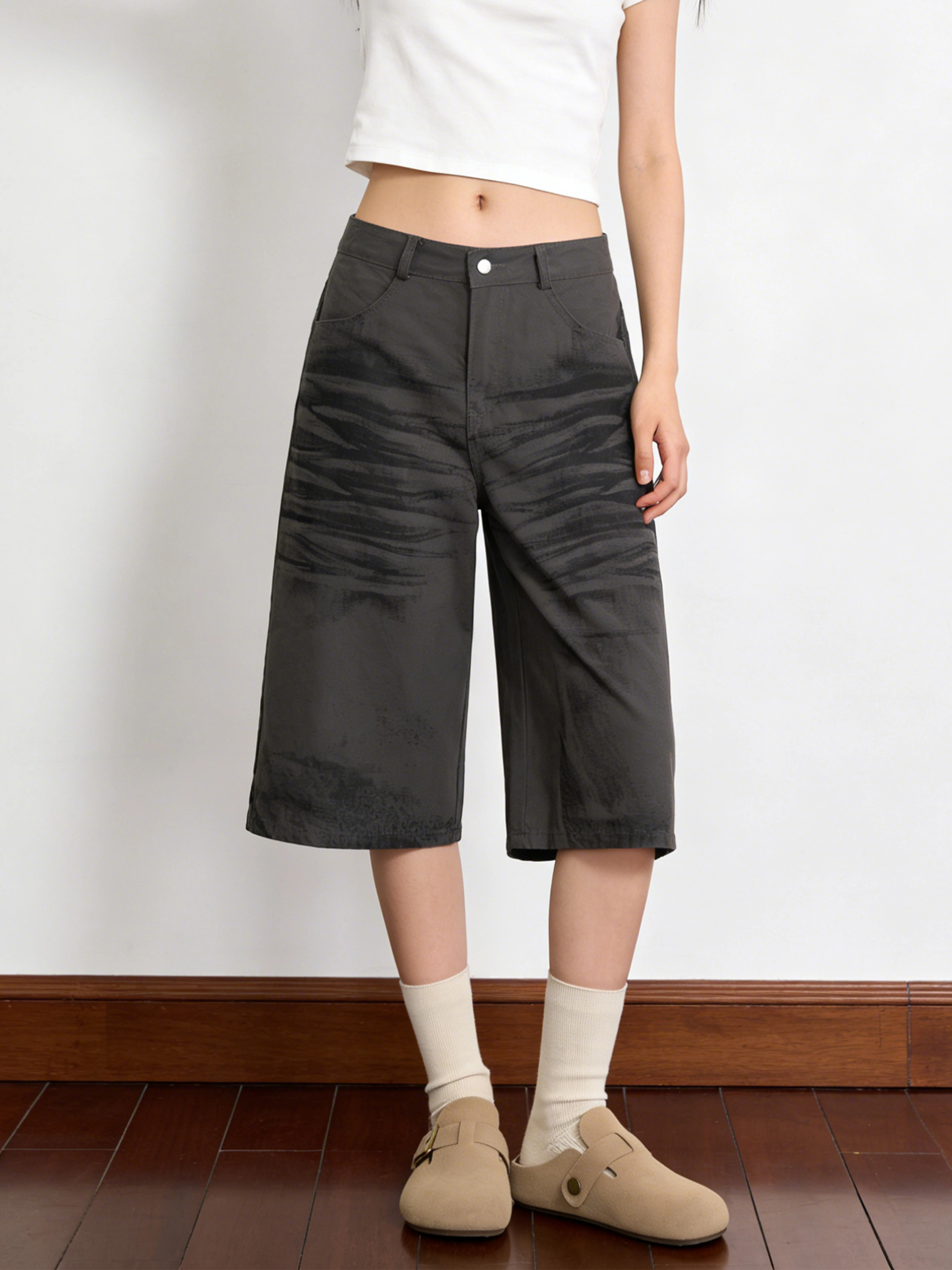 Casual Loose Wide Leg Jeans Shorts Women's American Retro Graffiti Ink Cotton Natural Waist Button Fly Summer Shorts
Casual Loose Wide Leg Jeans Shorts Women's American Retro Graffiti Ink Cotton Natural Waist Button Fly Summer Shorts