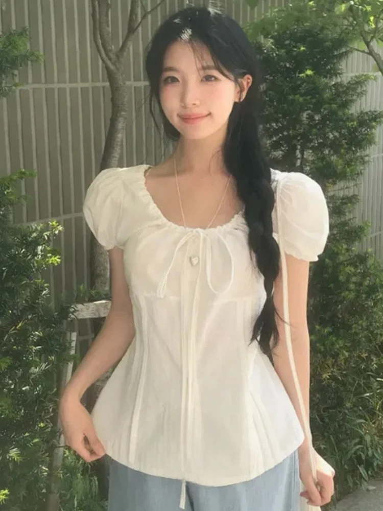 Ele женский модный топ с квадратным воротником Bubble Sve на одной пуговице, новый летний моющийся топ Quali, женский трикотаж
Ele женский модный топ с квадратным воротником Bubble Sve на одной пуговице, новый летний моющийся топ Quali, женский трикотаж