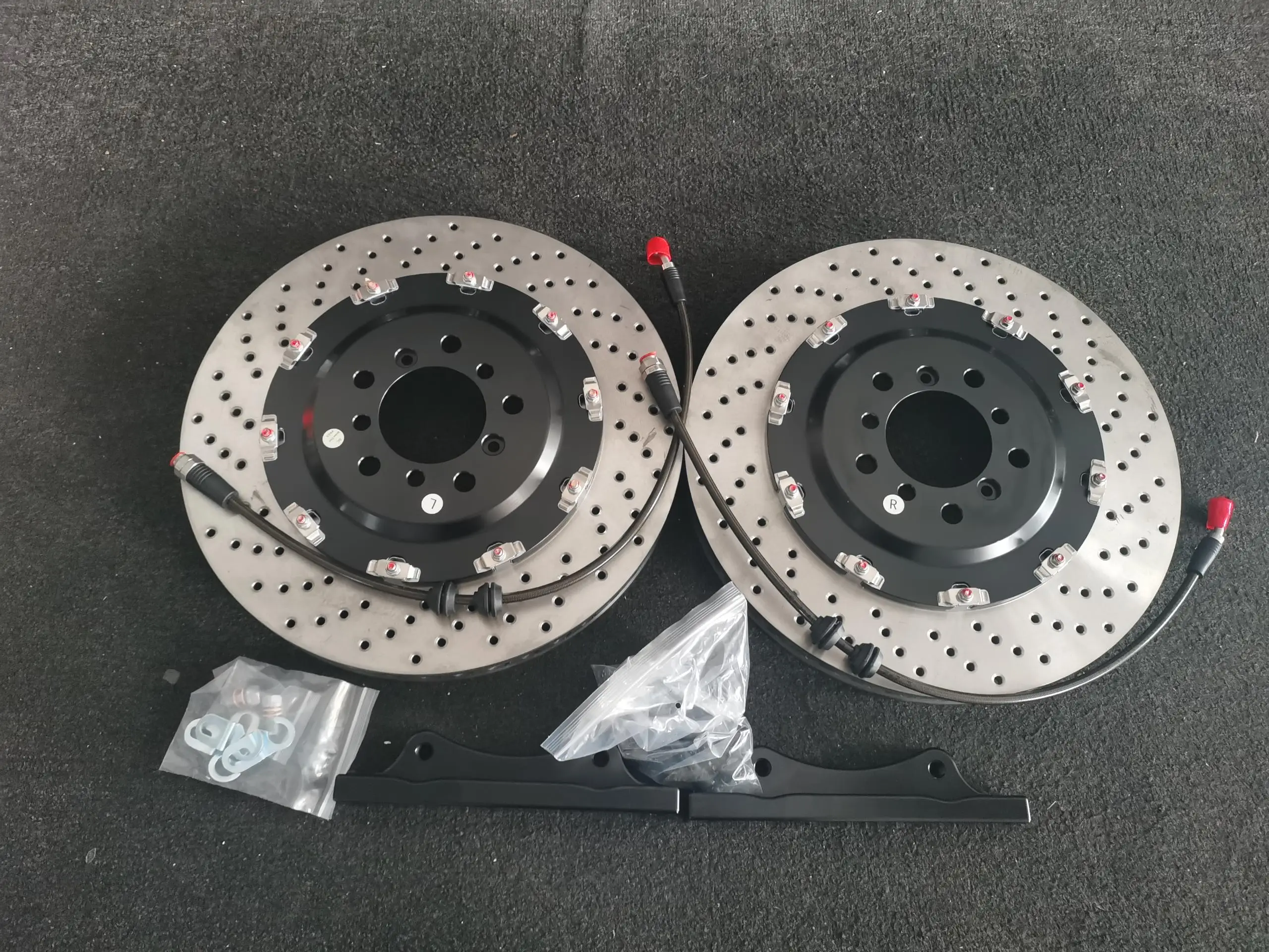Customer Customized High quality two-piece drilled brake disc 330*30mm with aluminum hats for Acura MDX
Customer Customized High quality two-piece drilled brake disc 330*30mm with aluminum hats for Acura MDX