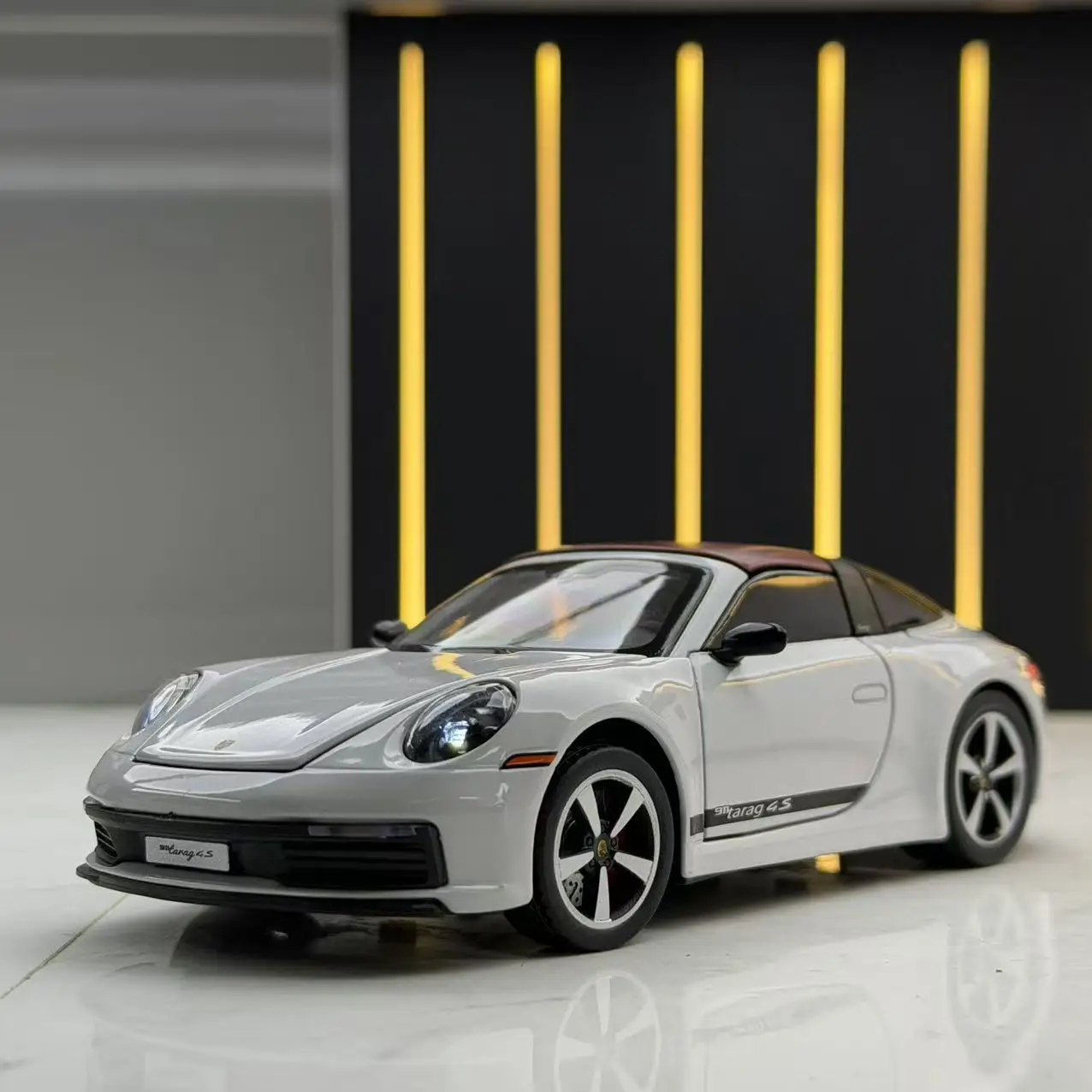 Alloy Car Model 1:32 911 Taega Sports Car Vivid Appearance Decorative Ornament Creative Play Toy Great Gift Choice For Children
Alloy Car Model 1:32 911 Taega Sports Car Vivid Appearance Decorative Ornament Creative Play Toy Great Gift Choice For Children