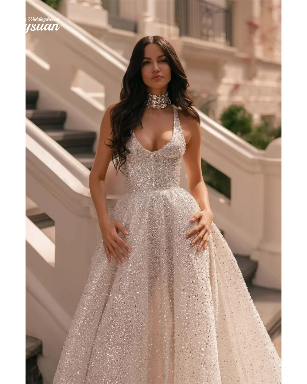 Свадебные платья без бретелек с блестящими белыми пайетками, А-силуэт, с круглым вырезом, элегантные вечерние платья с длинным шлейфом, vestidos de novia
Свадебные платья без бретелек с блестящими белыми пайетками, А-силуэт, с круглым вырезом, элегантные вечерние платья с длинным шлейфом, vestidos de novia