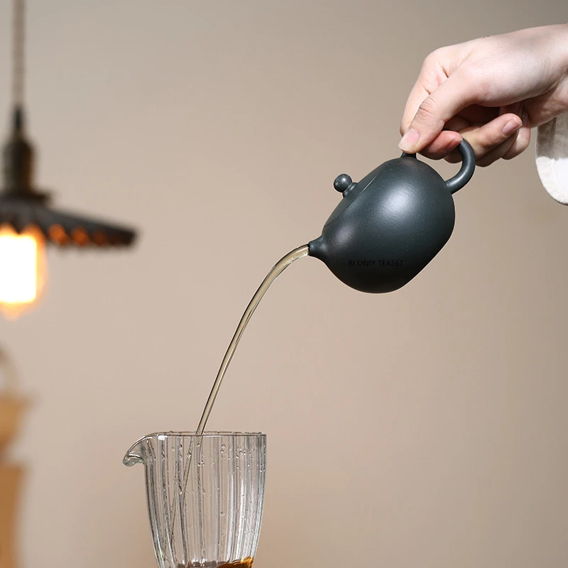 160ml Chinese Yixing Purple Clay Teapots Famous Handmade Zisha Xishi Tea Pot Household Beauty Tea Infuser Kettle Tea Set
160ml Chinese Yixing Purple Clay Teapots Famous Handmade Zisha Xishi Tea Pot Household Beauty Tea Infuser Kettle Tea Set