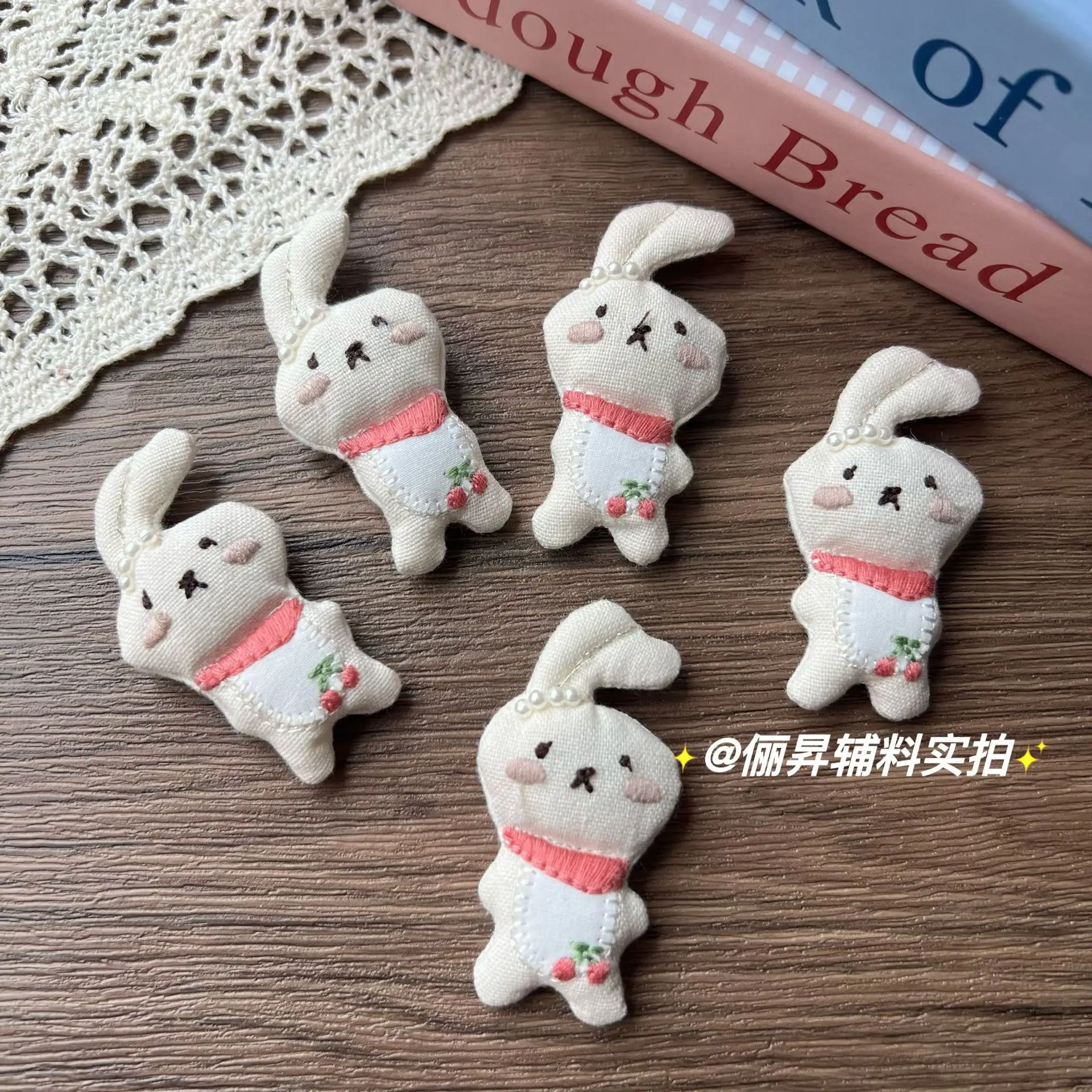 Premium Fabric Cartoon Rabbit Pink Hair Clip Necklace Bag DIY Handmade Sewing Accessory for Clothing Embellishment Soft
Premium Fabric Cartoon Rabbit Pink Hair Clip Necklace Bag DIY Handmade Sewing Accessory for Clothing Embellishment Soft
