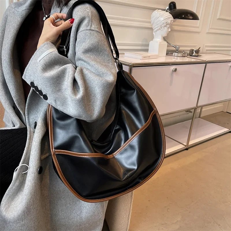 Vintage Large Capacity Crossbody Bag Women 2025 Autumn Winter Fashion Shoulder Bag Trendy Boho Casual Purse Messenger Bag
Vintage Large Capacity Crossbody Bag Women 2025 Autumn Winter Fashion Shoulder Bag Trendy Boho Casual Purse Messenger Bag