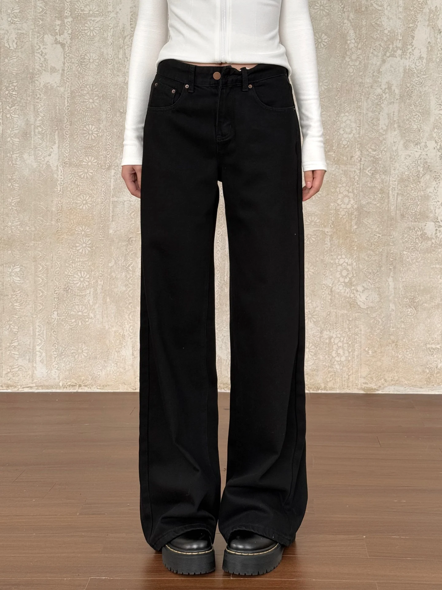 Женские свободные повседневные джинсы VintageTang с широкими штанинами, высокой талией, хлопковые, с узором «Любовь», с отворотами, для женщин
Женские свободные повседневные джинсы VintageTang с широкими штанинами, высокой талией, хлопковые, с узором «Любовь», с отворотами, для женщин