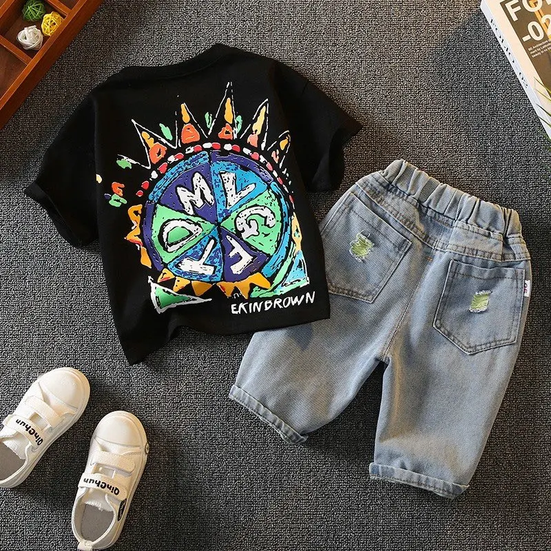 Children's Short Sleeve Set Summer New Boys' Handsome Sports T-shirt+Shorts Two Piece Set Kids Outfit 2 4 6 8 9 Y
Children's Short Sleeve Set Summer New Boys' Handsome Sports T-shirt+Shorts Two Piece Set Kids Outfit 2 4 6 8 9 Y