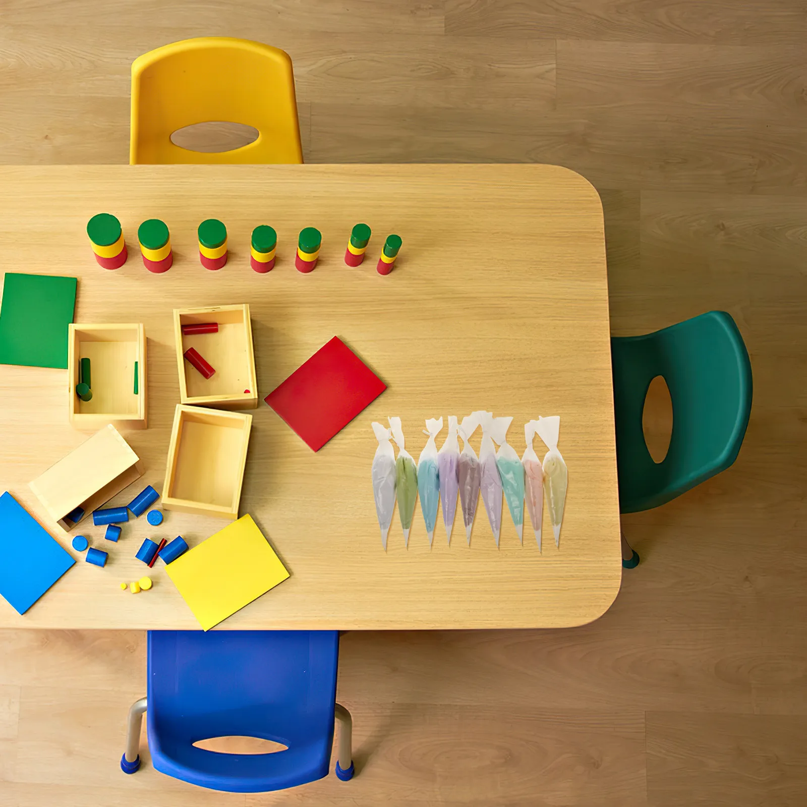 Набор для творчества из 9 предметов: крем-клей и цветная смола для изготовления чехлов для телефонов, милых реалистичных аксессуаров и других поделок
Набор для творчества из 9 предметов: крем-клей и цветная смола для изготовления чехлов для телефонов, милых реалистичных аксессуаров и других поделок