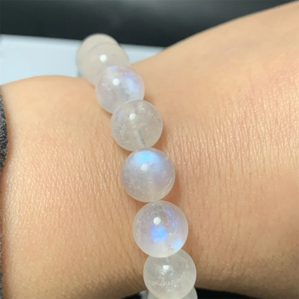 Only 1Piece Natural Blue Light Moon stones Bracelets Women Clear Healing Beads Silver Moonlight Moonstone Bracelet More Beauty
Only 1Piece Natural Blue Light Moon stones Bracelets Women Clear Healing Beads Silver Moonlight Moonstone Bracelet More Beauty