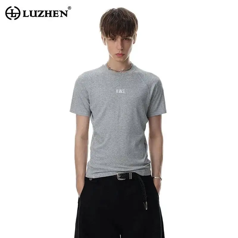 LUZHEN 2026 Summer New Handsome Letter Patchwork Short Sleeve T-shirts Men's Stylish Solid Color Round Neck Slim Fit Tops JY7672
LUZHEN 2026 Summer New Handsome Letter Patchwork Short Sleeve T-shirts Men's Stylish Solid Color Round Neck Slim Fit Tops JY7672