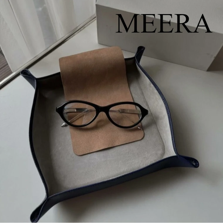 New Korean GM Eyeglass Acetate Frames Trendy Oval Small Titanium Frame Anti-blue Light Eyeglasses Eye Protection Optical Glasses
New Korean GM Eyeglass Acetate Frames Trendy Oval Small Titanium Frame Anti-blue Light Eyeglasses Eye Protection Optical Glasses