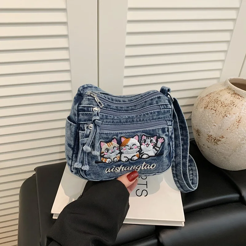 Cute Korean Style Embroidered Cat Crossbody Bag Washed Denim Phone Bag for Women Daily Styling Casual Minimalist Shoulder Bag
Cute Korean Style Embroidered Cat Crossbody Bag Washed Denim Phone Bag for Women Daily Styling Casual Minimalist Shoulder Bag