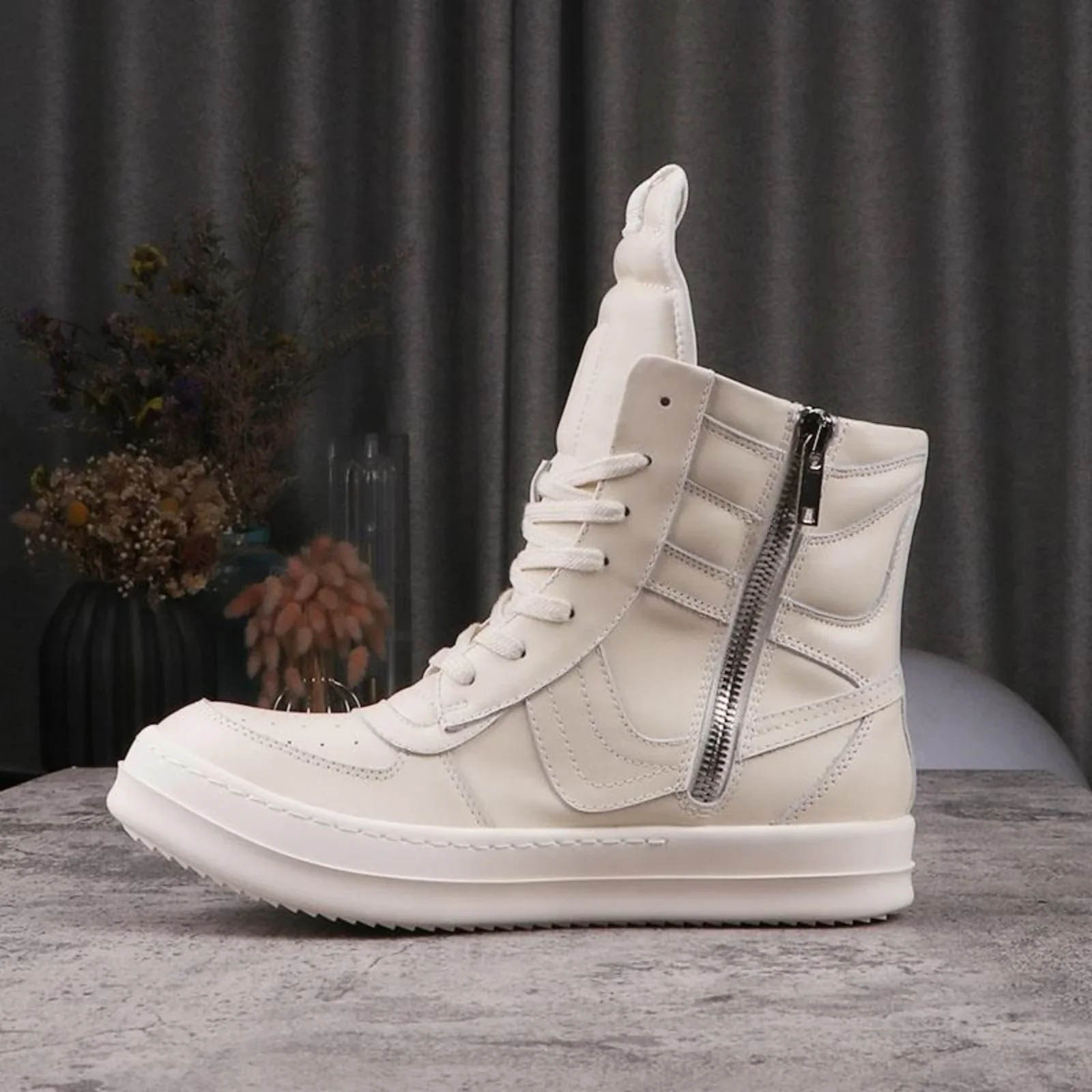 Top Quality Casual Men Shoes Women Sneakers 35-48 Fashion Design Brand Ankle Boots Real Leather RO Thick soled Zip Flat Shoes
Top Quality Casual Men Shoes Women Sneakers 35-48 Fashion Design Brand Ankle Boots Real Leather RO Thick soled Zip Flat Shoes
