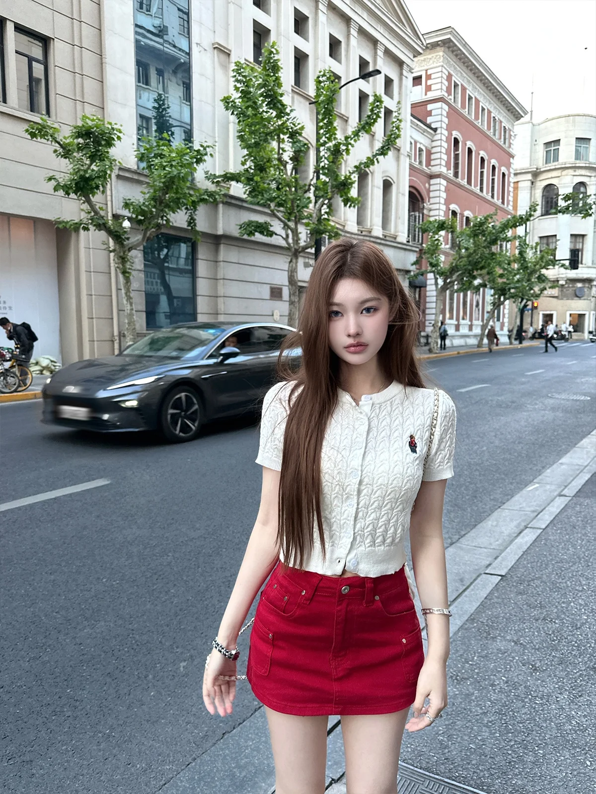 Летний тонкий вязаный кардиган Chien с вышивкой медведя, приталенный топ для женщин, корейский стиль, для повседневной носки, модная корейская версия
Летний тонкий вязаный кардиган Chien с вышивкой медведя, приталенный топ для женщин, корейский стиль, для повседневной носки, модная корейская версия