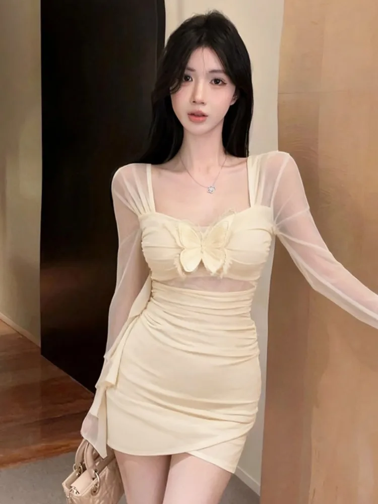 Сексуальное короткое платье Pure Desire с длинными рукавами, сетчатыми вставками и кружевом, в корейском стиле, для повседневной носки, плиссированное, весна-осень
Сексуальное короткое платье Pure Desire с длинными рукавами, сетчатыми вставками и кружевом, в корейском стиле, для повседневной носки, плиссированное, весна-осень