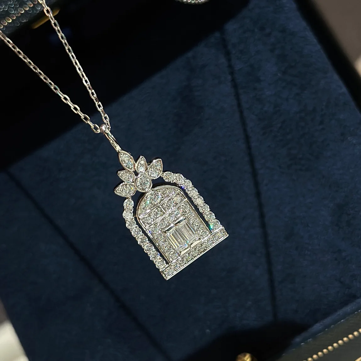 Classic Fashion Necklace Women's Sparkling Banquet Accessories Girlfriend Gift Party 2025
Classic Fashion Necklace Women's Sparkling Banquet Accessories Girlfriend Gift Party 2025
