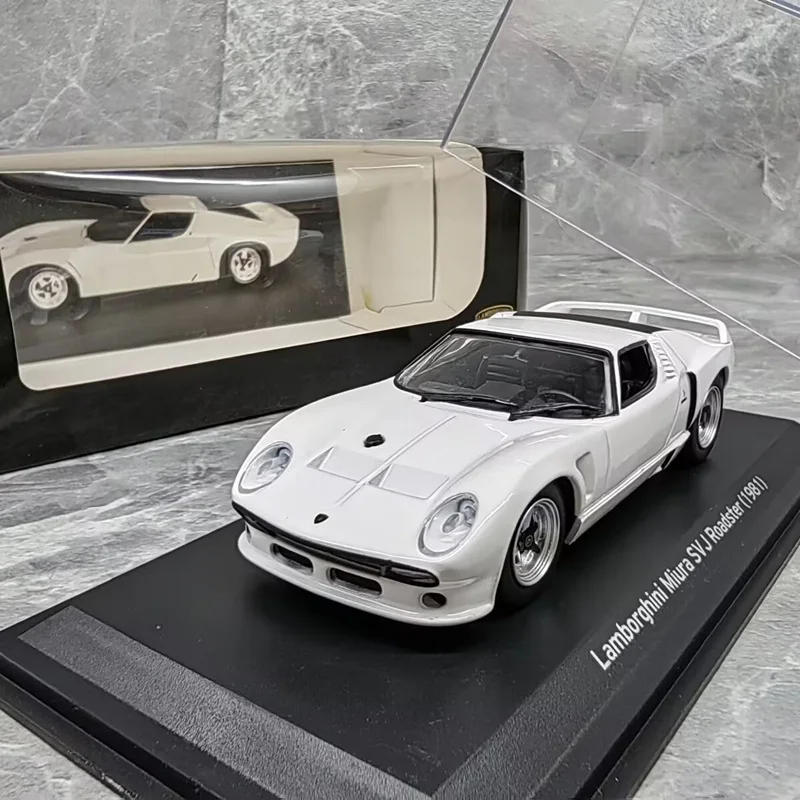 1/43 Miura SVJ Roadster 1981 Alloy Retro Sports Car Model Diecast Metal Classic Vehicle Car Model Simulation Miniature Scale Toy
1/43 Miura SVJ Roadster 1981 Alloy Retro Sports Car Model Diecast Metal Classic Vehicle Car Model Simulation Miniature Scale Toy