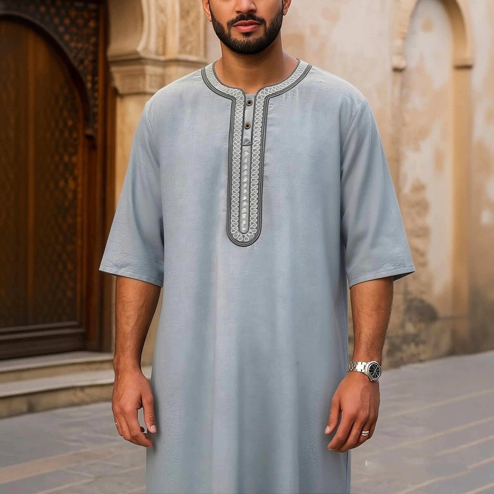 2026 New Model Men's Long Robe With Embroidery And Side Pockets Muslim Long Dress Robe Abaya Ramadan Dubai Luxury Islam Elegant
2026 New Model Men's Long Robe With Embroidery And Side Pockets Muslim Long Dress Robe Abaya Ramadan Dubai Luxury Islam Elegant