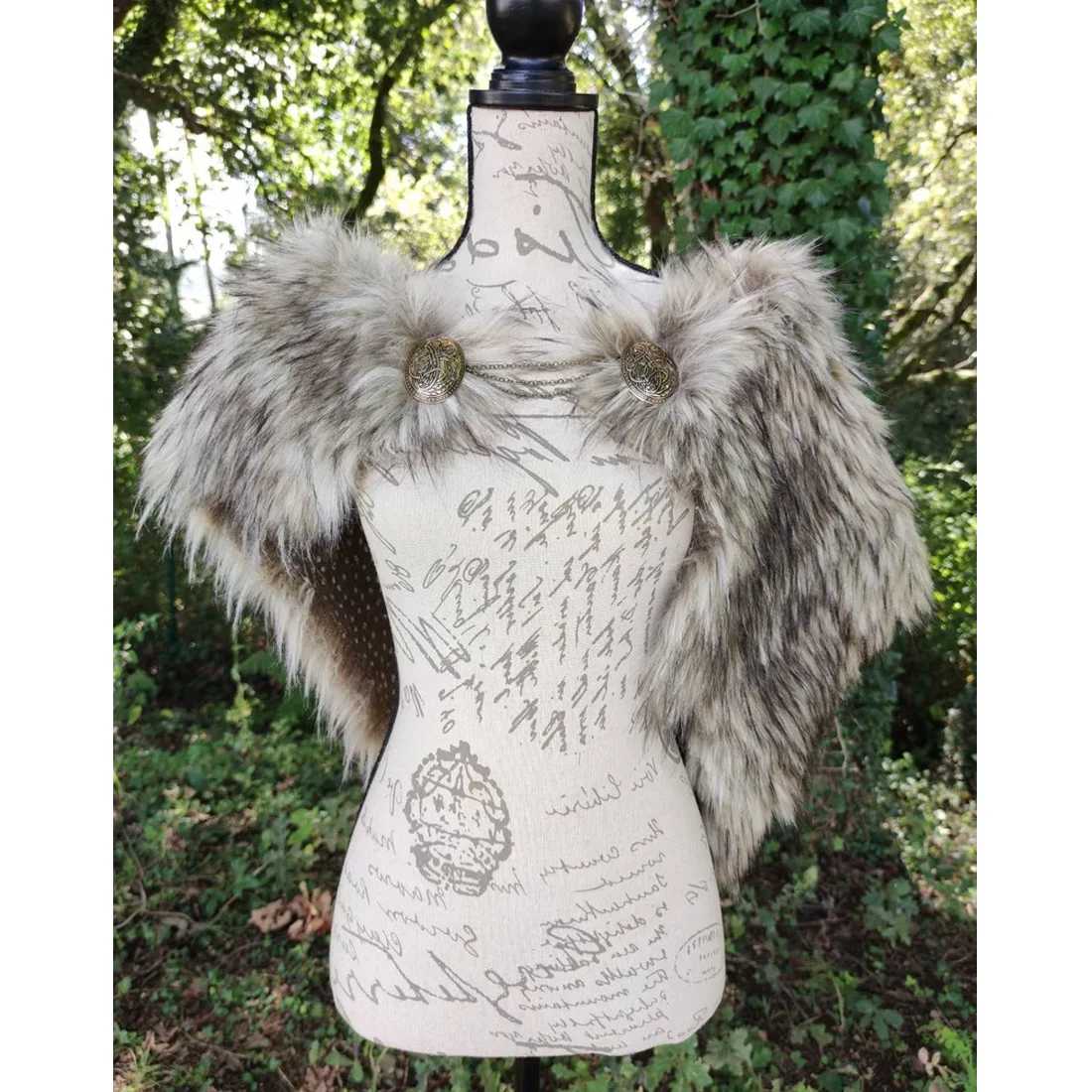 Medieval Coat, Viking Warrior Costume Men Women, Halloween Faux Fur Shawl Brooch Chain Dress Up Medieval Movie Character Winter
Medieval Coat, Viking Warrior Costume Men Women, Halloween Faux Fur Shawl Brooch Chain Dress Up Medieval Movie Character Winter