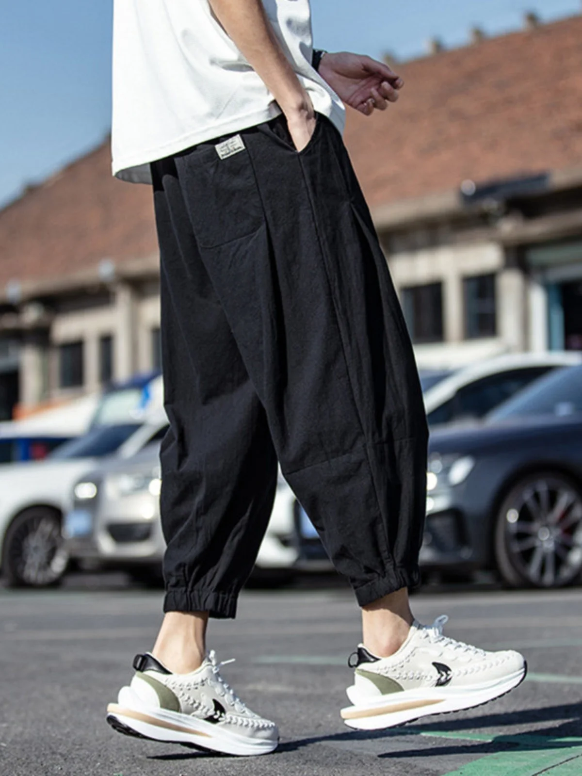 Мужские летние тонкие хлопковые льняные широкие брюки-фонарики, свободные повседневные брюки, молодежные активные брюки с эластичной резинкой на талии
Мужские летние тонкие хлопковые льняные широкие брюки-фонарики, свободные повседневные брюки, молодежные активные брюки с эластичной резинкой на талии