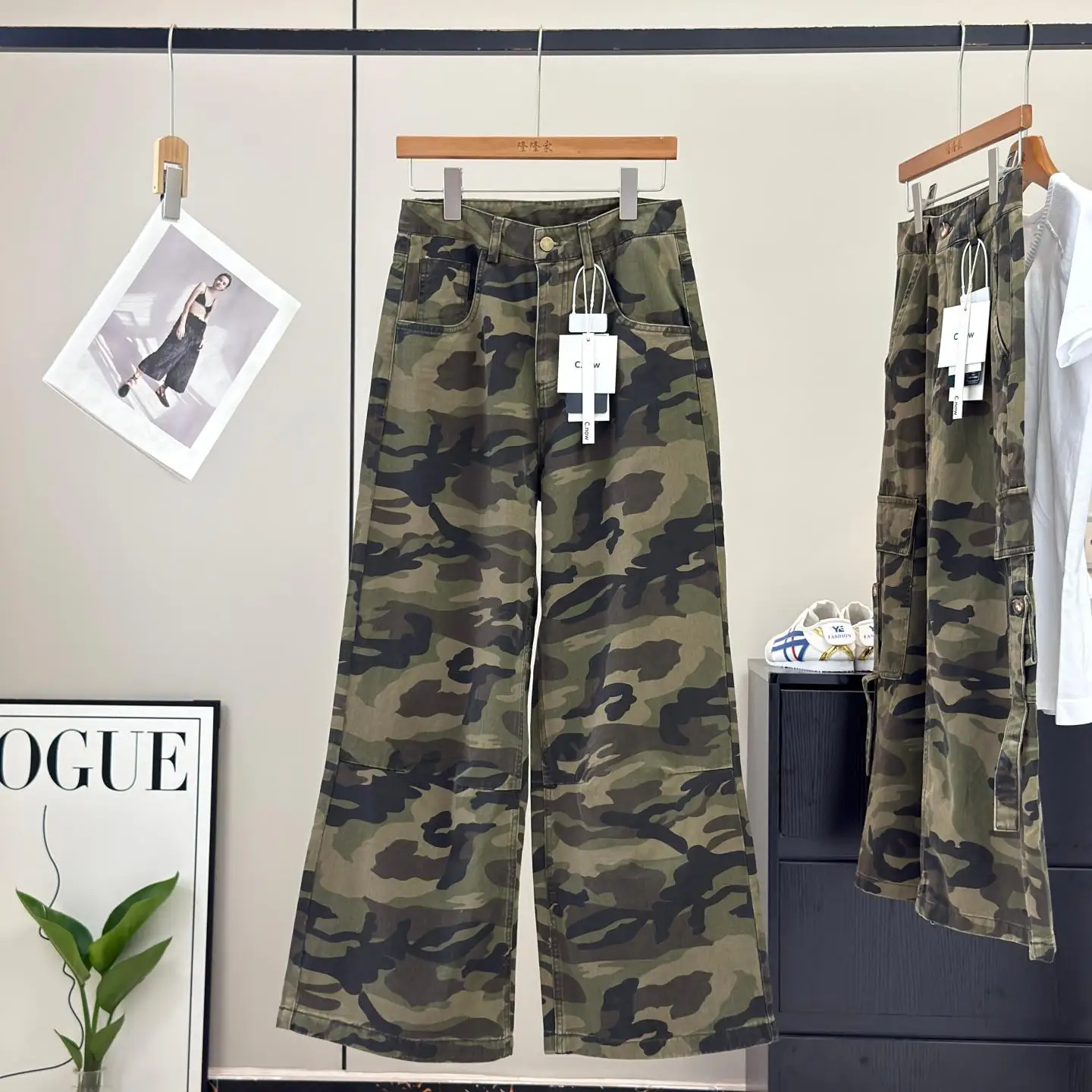 American Retro Workwear Style Camouflage Pleated Loose Slim Straight Leg Pants Casual Denim High Waist Cotton Trousers
American Retro Workwear Style Camouflage Pleated Loose Slim Straight Leg Pants Casual Denim High Waist Cotton Trousers