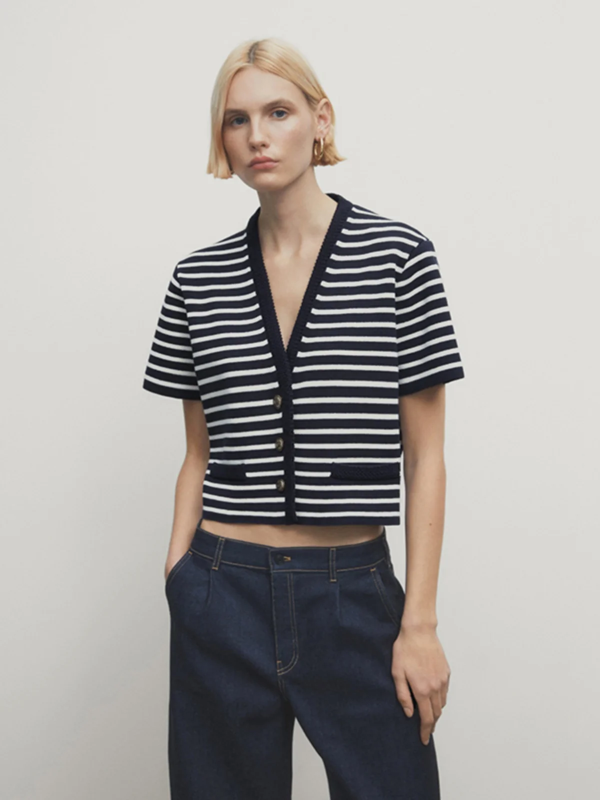 Женский повседневный вязаный кардиган в полоску ort Sve V-Ne, удобный хлопковый открытый кардиган, весна 202, модная тенденция MD, женская одежда
Женский повседневный вязаный кардиган в полоску ort Sve V-Ne, удобный хлопковый открытый кардиган, весна 202, модная тенденция MD, женская одежда