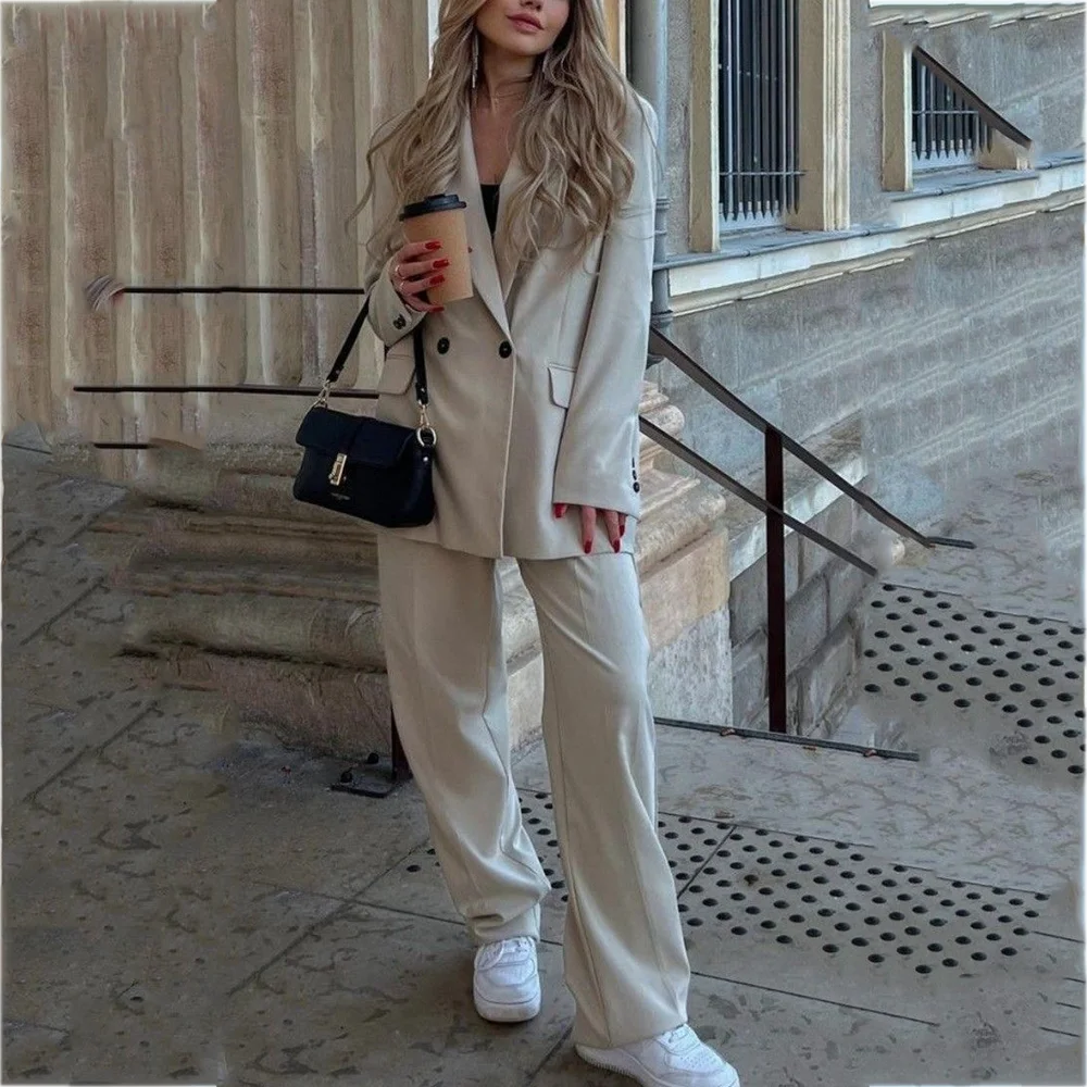 Изысканные женские брючные костюмы с двойной пуговицей спереди, плоский свободный крой, уличный повседневный модный комплект для покупок, комплект из двух предметов
Изысканные женские брючные костюмы с двойной пуговицей спереди, плоский свободный крой, уличный повседневный модный комплект для покупок, комплект из двух предметов