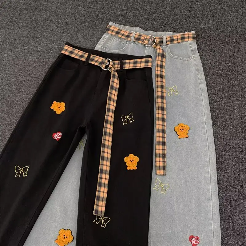 Retro American Embroidered Plaid Belt Straight Leg Jeans for Men Hip Hop Knife Trendy Streetwear Casual mid Waist Jeans
Retro American Embroidered Plaid Belt Straight Leg Jeans for Men Hip Hop Knife Trendy Streetwear Casual mid Waist Jeans