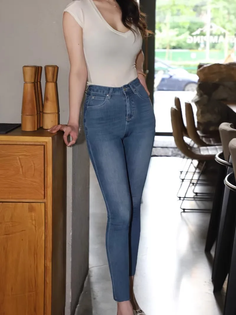 New Sle High Waist Skinny Nine-Piece Blue Jeans Women's Comfortable Thin Cotton Stretch Denim Pencil Pants Autumn Wear
New Sle High Waist Skinny Nine-Piece Blue Jeans Women's Comfortable Thin Cotton Stretch Denim Pencil Pants Autumn Wear