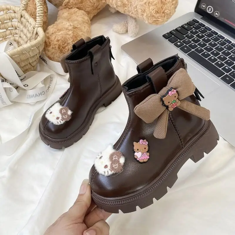 Sanrio Hello Kitty Child Shoes Kawaii Anime Casual Student Non-Slip Waterproof, Wear Resistant Winter Comfort Martens Boots
Sanrio Hello Kitty Child Shoes Kawaii Anime Casual Student Non-Slip Waterproof, Wear Resistant Winter Comfort Martens Boots