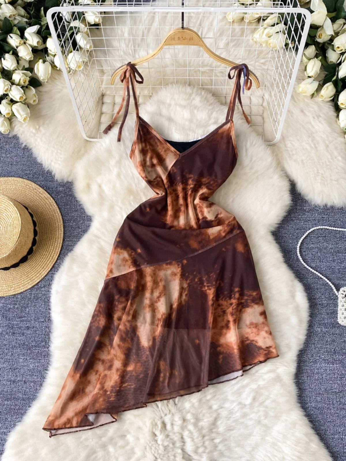Foamlina 2024 Women Summer Tie Dye Print Spaghetti Strap Dress Sexy Lace-up V Neck Sleeveless Slim Mesh Irregular Party Sundress
Foamlina 2024 Women Summer Tie Dye Print Spaghetti Strap Dress Sexy Lace-up V Neck Sleeveless Slim Mesh Irregular Party Sundress
