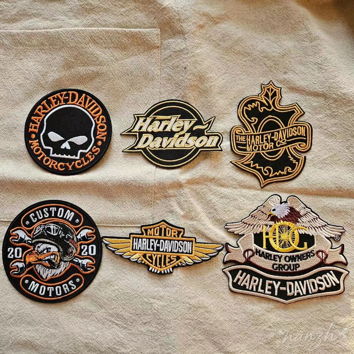 Velcro Motorcycle Logo Embroidered Fabric Leather Jacket Vest Back Seal Patchwork Decorative For Harley Davidson Accessory
Velcro Motorcycle Logo Embroidered Fabric Leather Jacket Vest Back Seal Patchwork Decorative For Harley Davidson Accessory