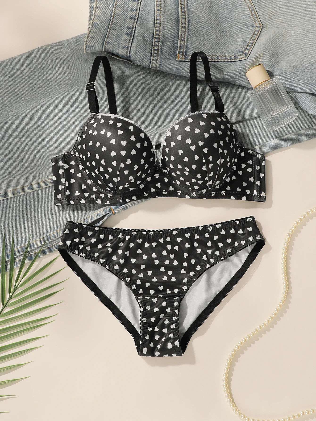 Hot selling 2 sexy printed pattern bras with gathered push ups, adjustable shoulder straps, underwear set A3122
Hot selling 2 sexy printed pattern bras with gathered push ups, adjustable shoulder straps, underwear set A3122