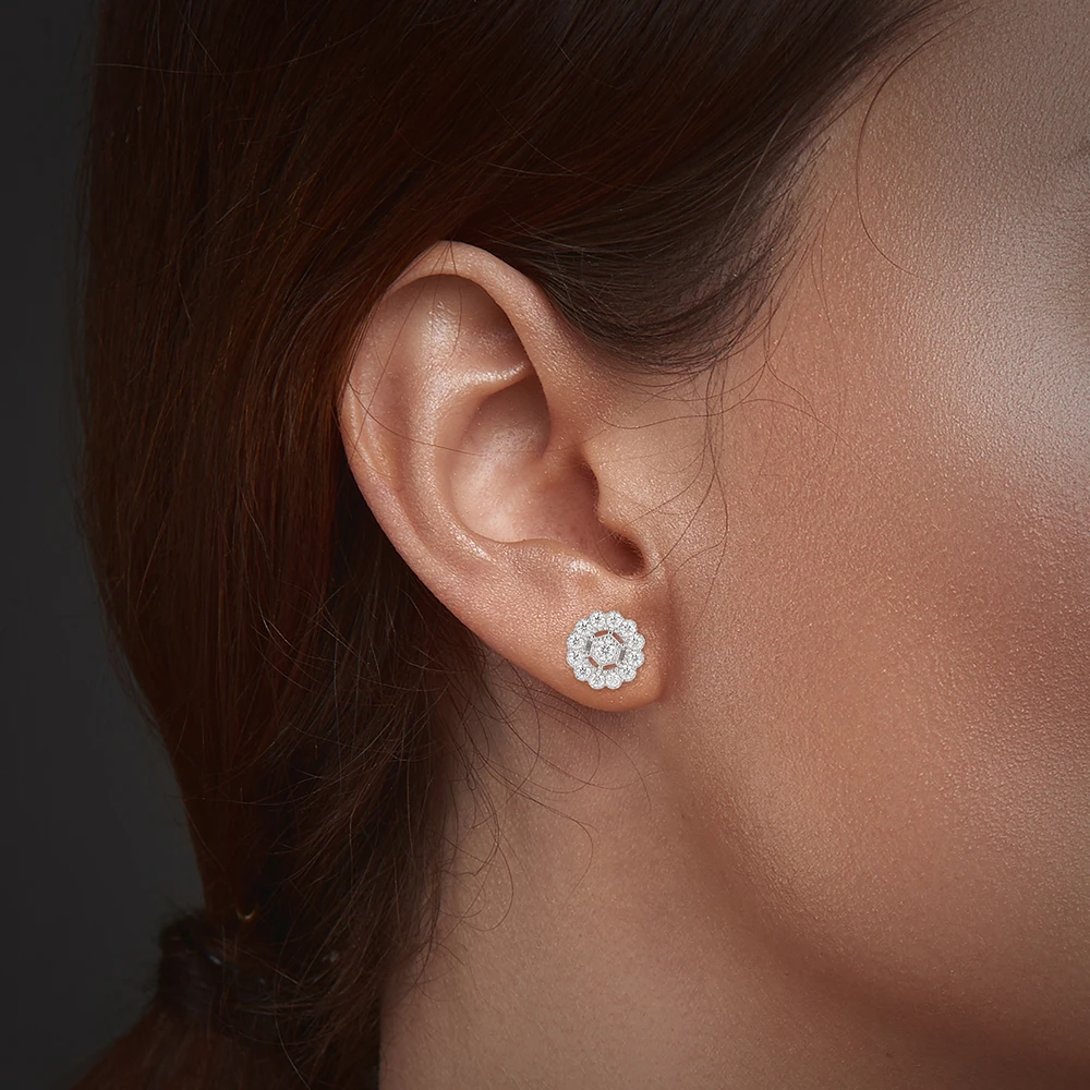 Flower Stud Earrings Hollowed-Out Design S925 Silver Earring Moissanite with Gra Certificate Jewellery Woman
Flower Stud Earrings Hollowed-Out Design S925 Silver Earring Moissanite with Gra Certificate Jewellery Woman