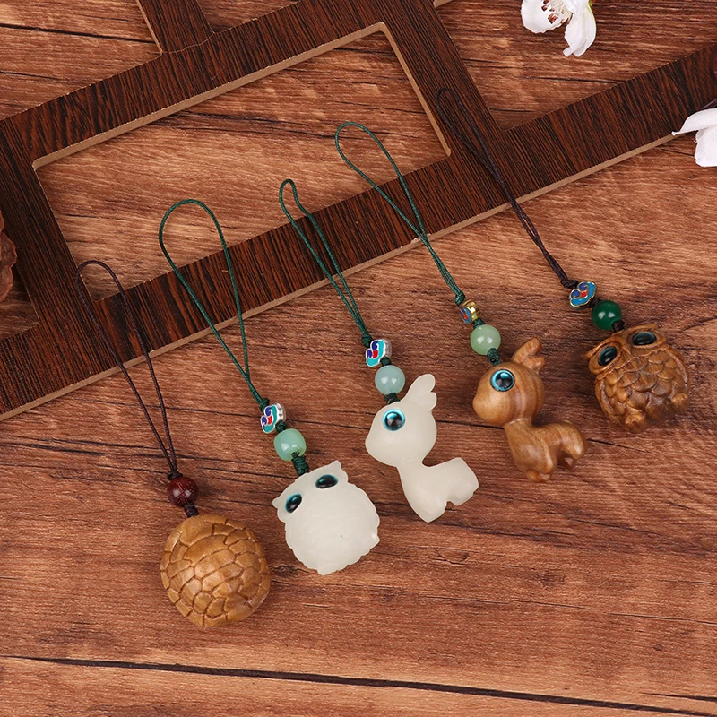 Шнурок для телефона в китайском стиле с животными, милый светящийся брелок-цепочка для телефона, брелок с подвеской в виде мультяшной тематики, подвески для наушников
Шнурок для телефона в китайском стиле с животными, милый светящийся брелок-цепочка для телефона, брелок с подвеской в виде мультяшной тематики, подвески для наушников