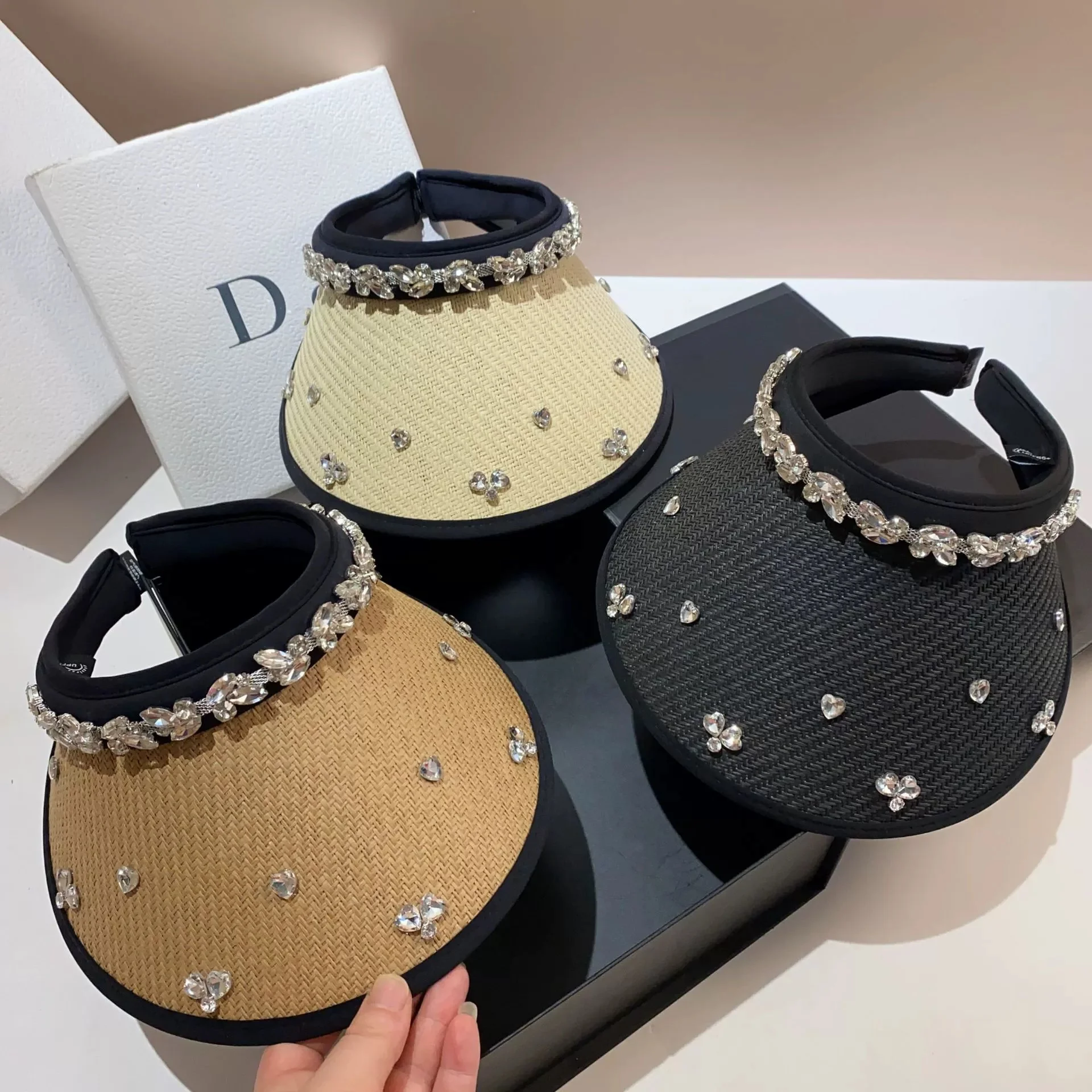 Women's Open-Top Summer Hat: French-Style Sun Hat with Rhinestone Embellishment – Outdoor Black Fabric UV Protection Sun Hat
Women's Open-Top Summer Hat: French-Style Sun Hat with Rhinestone Embellishment – Outdoor Black Fabric UV Protection Sun Hat