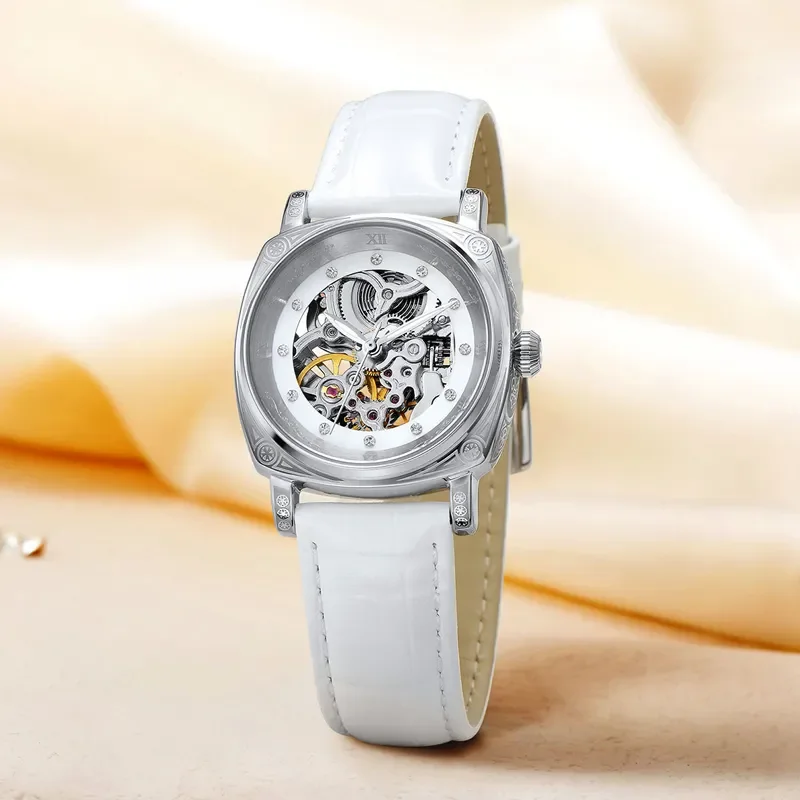 BOUX Fashion Luxury Women's Hollow out Fully Automatic Mechanical Movement Women's Watch Waterproof and Luminous Cowhide Strap
BOUX Fashion Luxury Women's Hollow out Fully Automatic Mechanical Movement Women's Watch Waterproof and Luminous Cowhide Strap