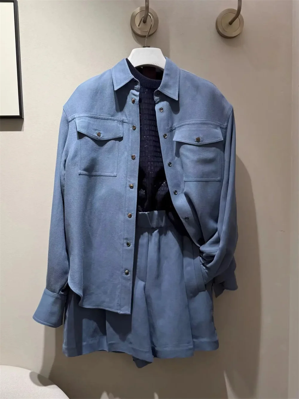 Women's Spring/Summer Clothing Linen Blend Suit Blue Shirt Jacket With Elastic-Waist Shorts 2 Piece Set
Women's Spring/Summer Clothing Linen Blend Suit Blue Shirt Jacket With Elastic-Waist Shorts 2 Piece Set
