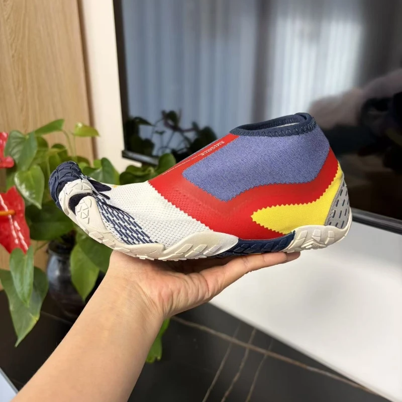 Trendy Fashion V Soul Unisex Barefoot Dance Shoes Lightweight Quick Dry Breathable Five Finger Footwear for Yoga Walking Outdoor Sports
Trendy Fashion V Soul Unisex Barefoot Dance Shoes Lightweight Quick Dry Breathable Five Finger Footwear for Yoga Walking Outdoor Sports