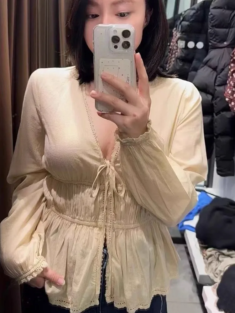 Spring Summer 2026 Women's Casual Long Sve V-Ne Embroidered Lace irt Loose Fit French Sle Faion Top Trendy 08802...
Spring Summer 2026 Women's Casual Long Sve V-Ne Embroidered Lace irt Loose Fit French Sle Faion Top Trendy 08802...